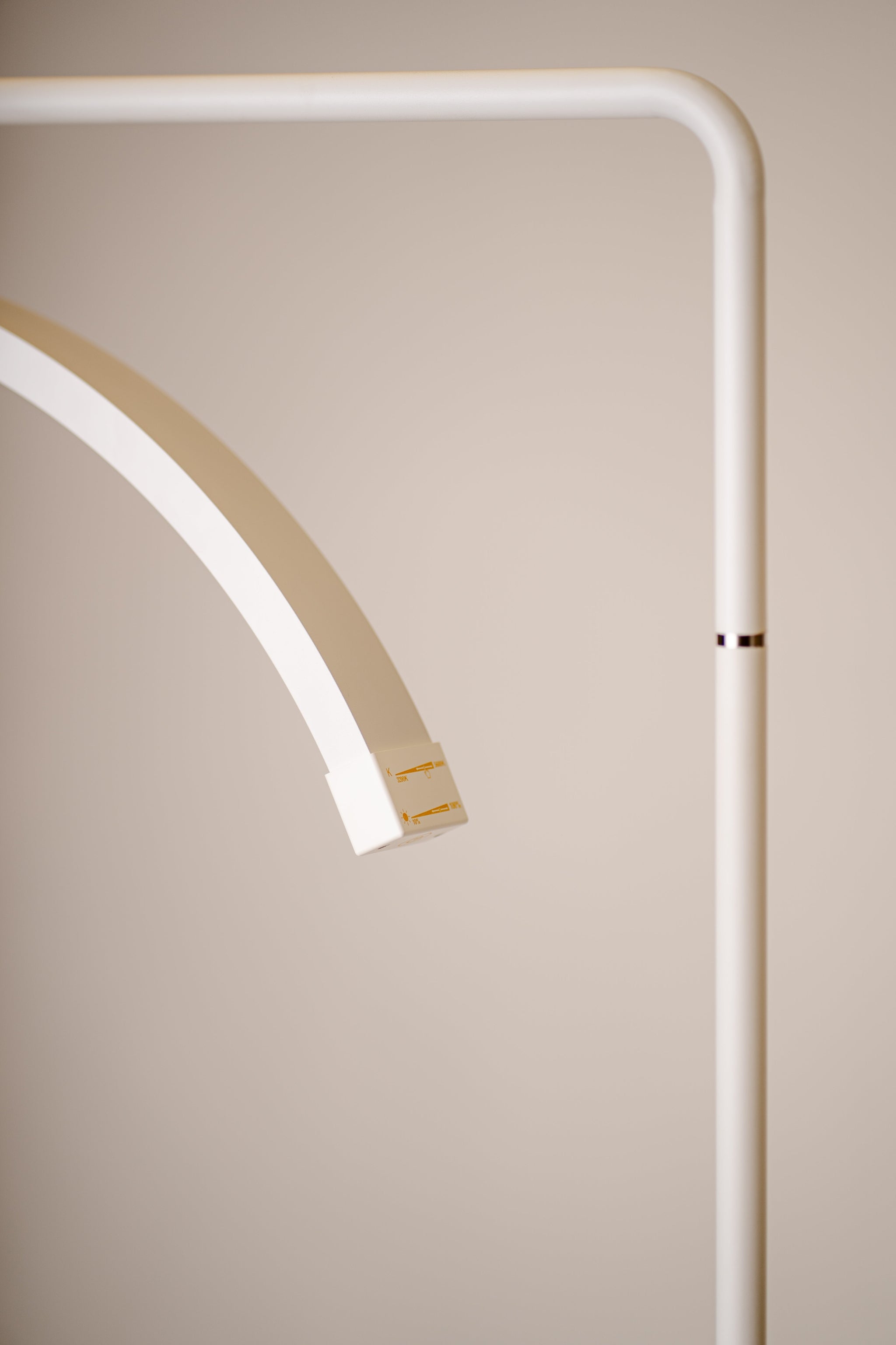 Lampada di bellezza regolabile in altezza