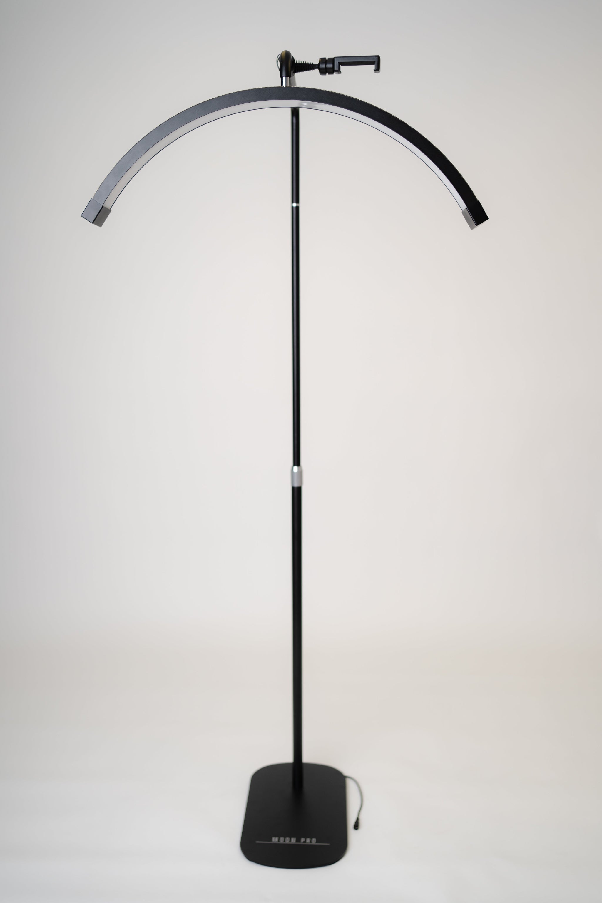 Luna nera e splendente