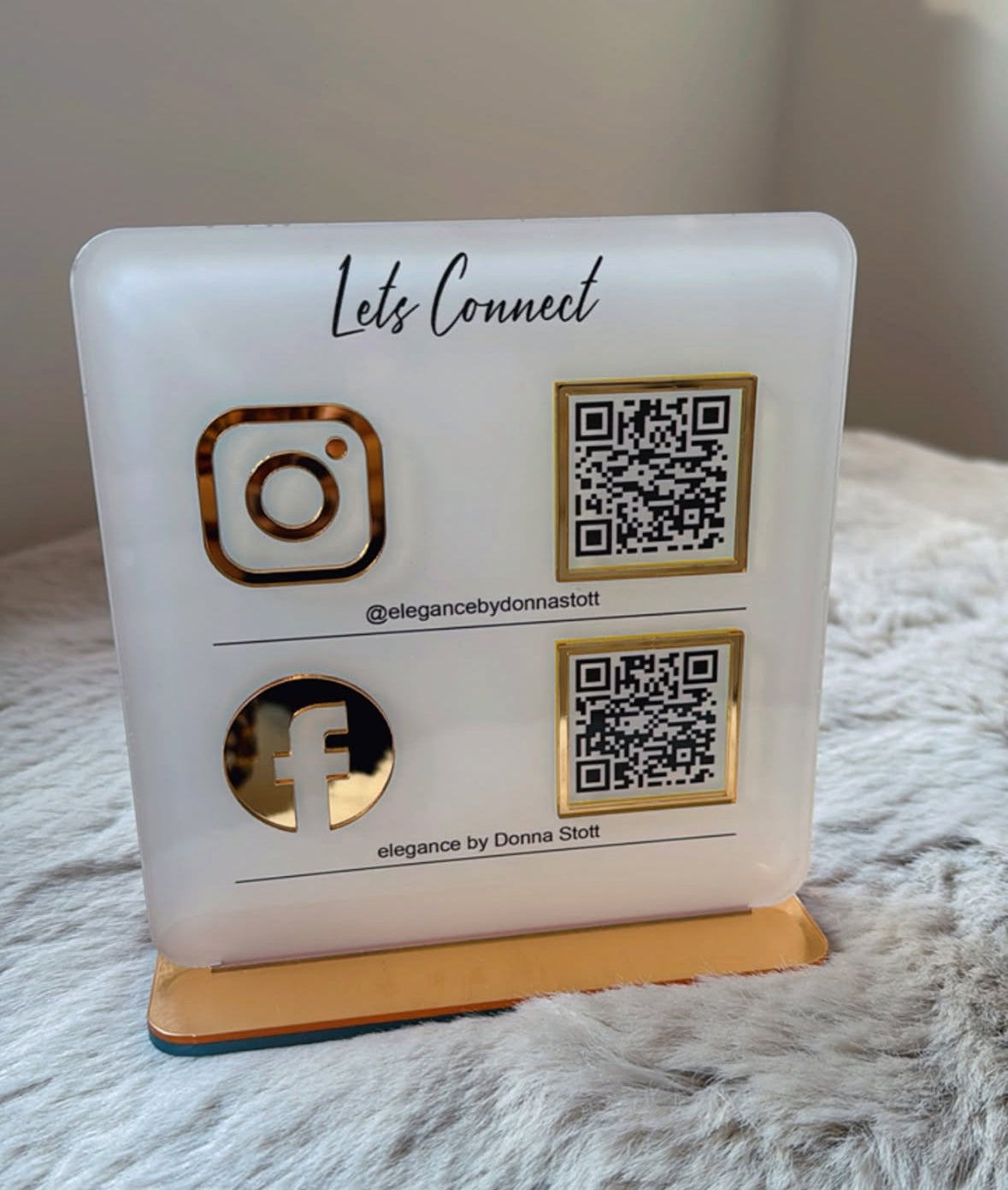 Insegna personalizzata per social media - Versione con doppio codice QR e icona